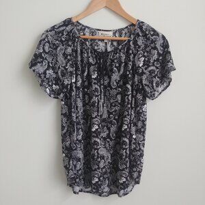 4/$20 Hester & Orchard lightweight rayon paisley black grey flowy top blouse